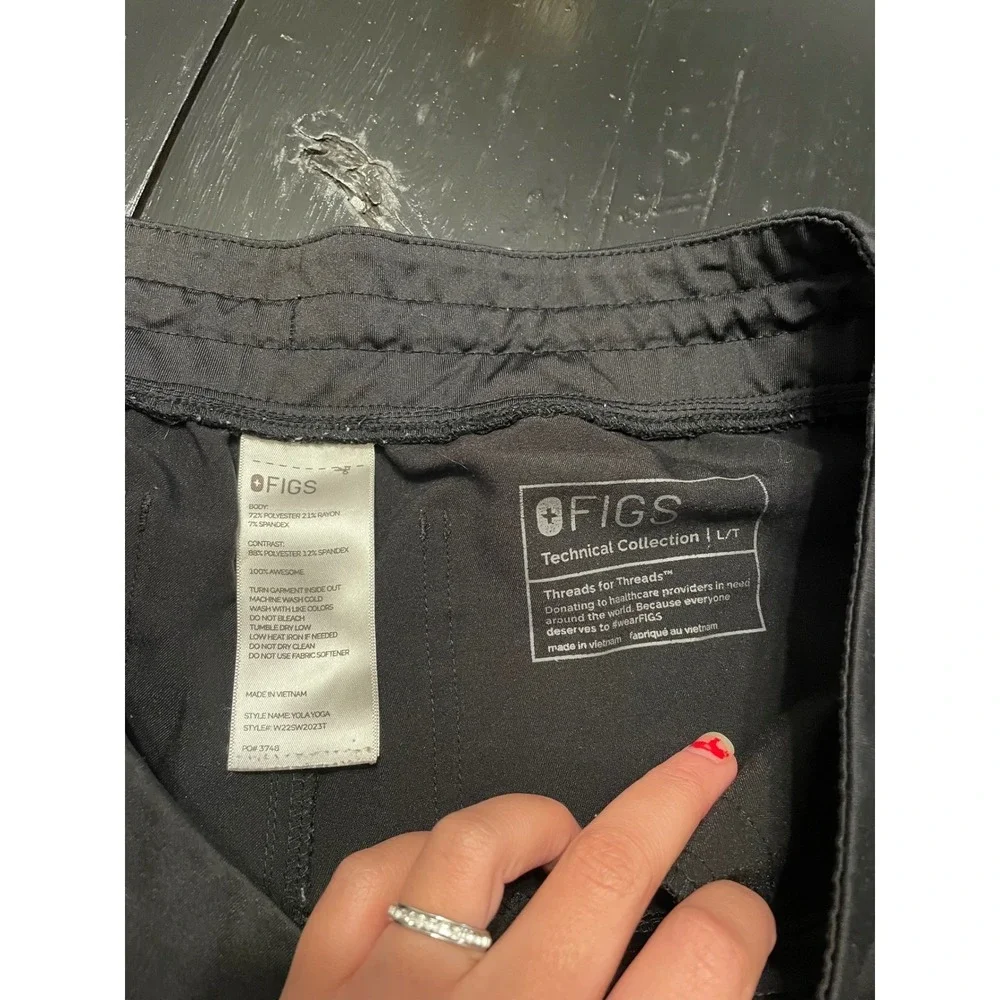 FIGS Technical Collection Black Scrub Pants L T Cargo Pockets Drawstring Waist